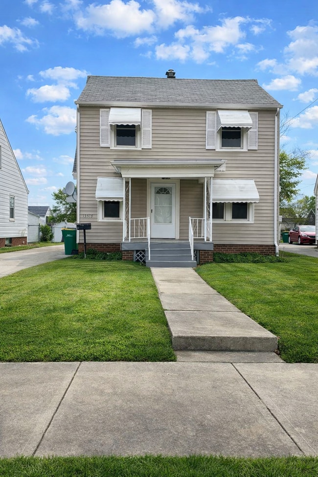 Building Photo - Charming 3-Bedroom Home in Maple Heights – Newly Renovated Entry & Spacious Yard