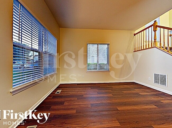 Photo - 674 Edward Dr