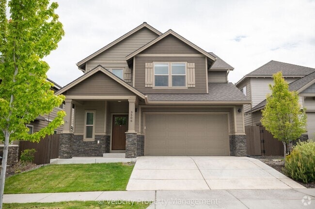 Building Photo - Beautiful NE Bend Home with Community Pool...