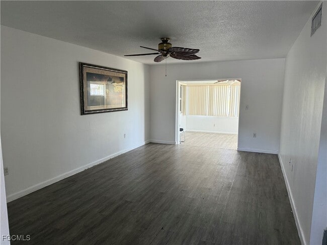 Photo - 738 Joel Blvd