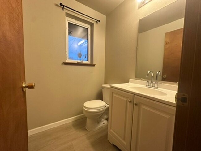 Photo - SEA Lin- 1612/1614 Unit 1614