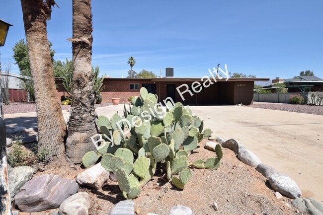 Photo - Spacious 3 Bed 2 Bath Eastside Home w/Huge Yard & Fireplace