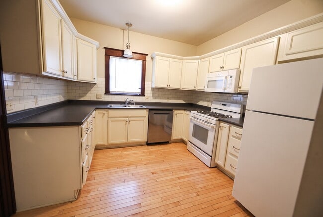 122 N Franklin St
