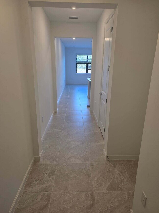 Photo - 2880 SE Federal Hwy