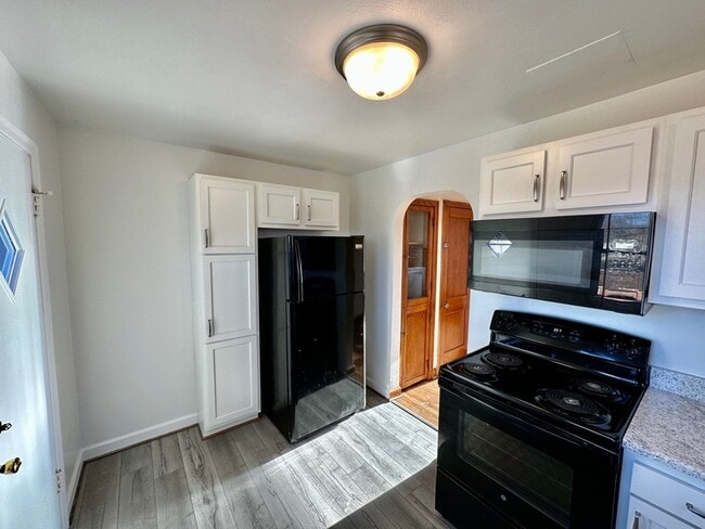 Photo - 2757 Meadowview Dr NW