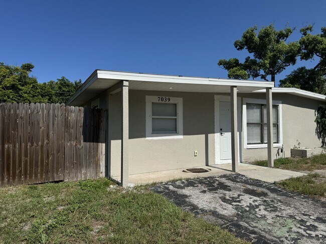 7039 Lenox Dr