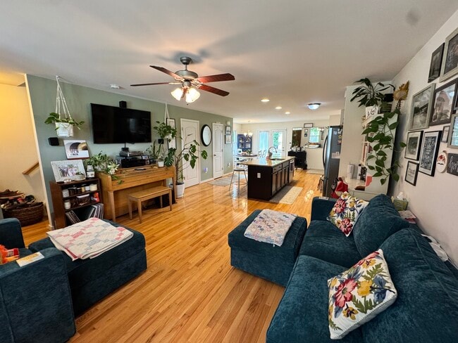 Photo - 304 W Leigh St