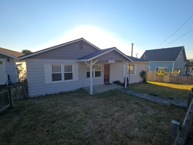 Photo - 3BD/2BA Fortuna home with over 850 SqFt of garage space!