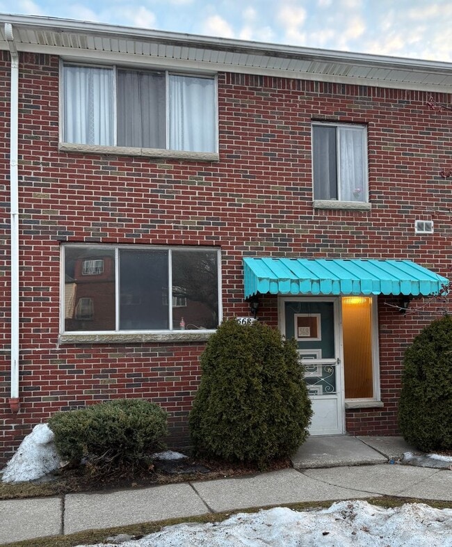 Photo - 568 Kenmore Ave Unidad Lower