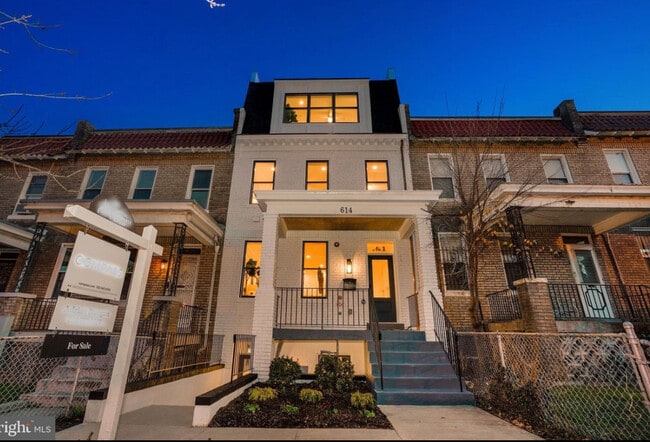 614 Otis Pl NW Unit 1