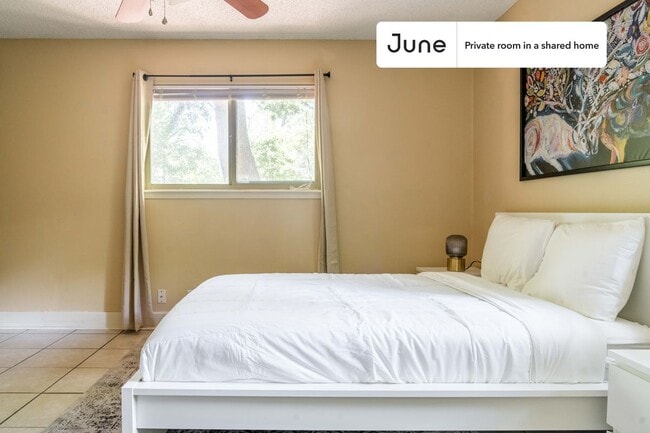 Photo - Room in Shared 3 bed/2 bath home Unit A