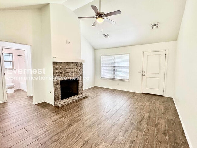 Photo - 519 W Chestnut St