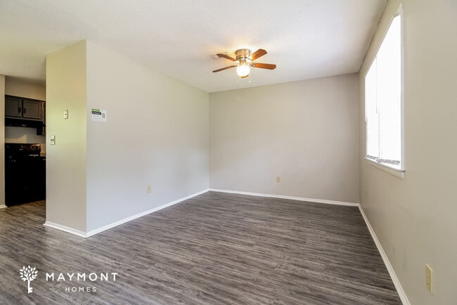 Photo - 103 Palamon St