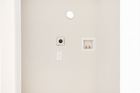 1BR,1BA - 644SF