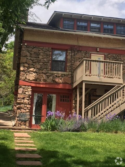 Building Photo - 1528 Mapleton Ave Unit # 1 Rental