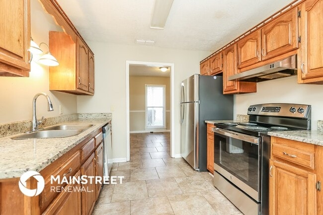 Photo - 305 Short Ct