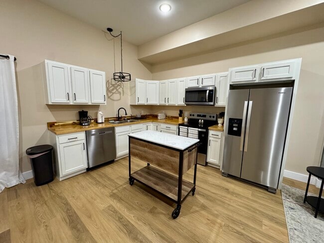 Photo - 716 Broadway St