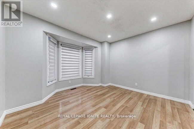 Photo - 160 Twyn Rivers Dr