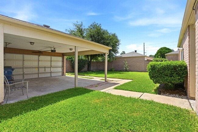 Building Photo - 7502 Addicks Clodine Rd