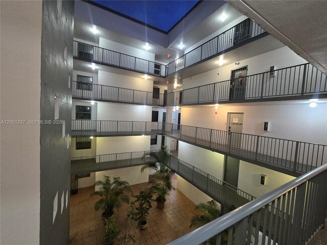 Photo - 546 SW 1st St Unit 607