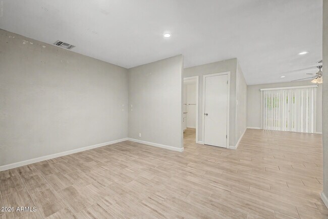 Photo - 950 E Lilac Dr