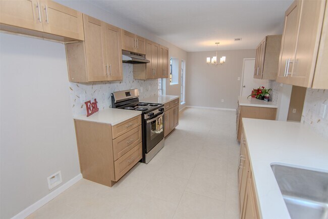 Photo - 6703 Stonewater