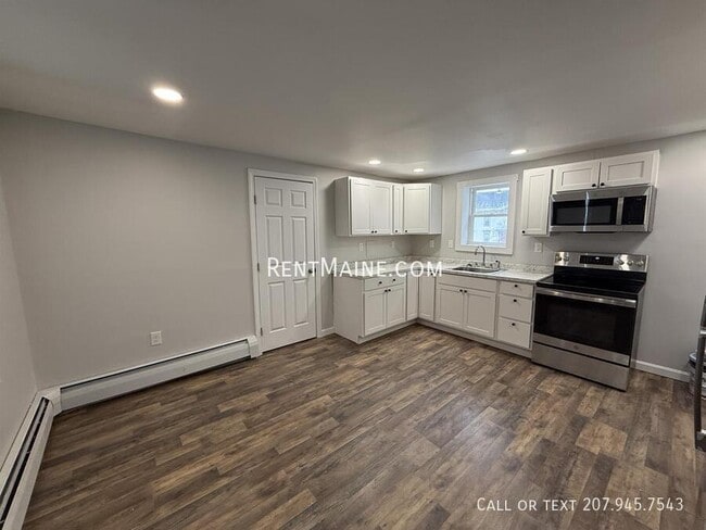 Building Photo - 99 Pine St Unit B