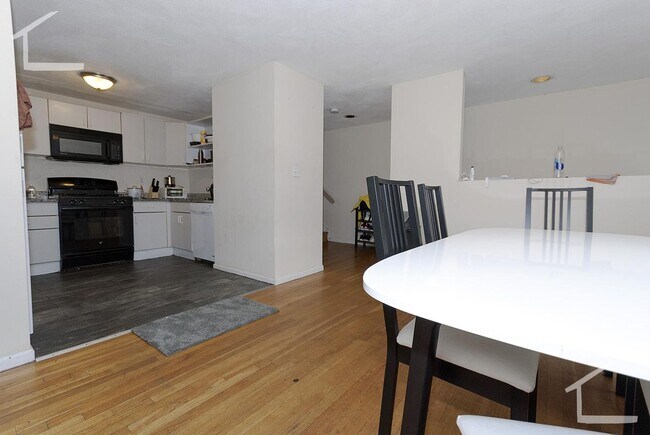 Photo - 145 Glenville Ave