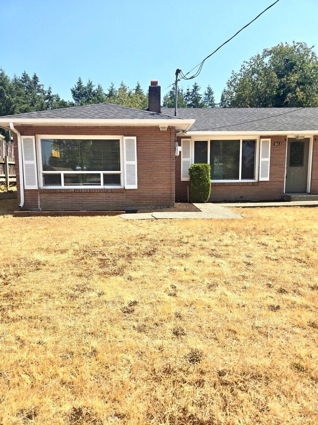 Photo - 3613 Grandview Dr W