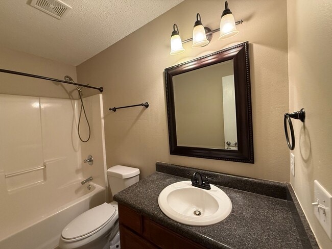 Photo - Collinsville 3 Bedroom 2 Bathroom