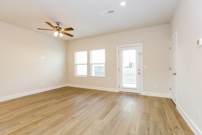 Photo - 1725 Tahoma Dr