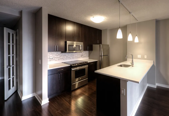 Building Photo - 740 N Wabash Ave Rental