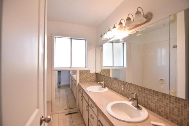 Photo - 1225 Melody Dr