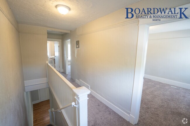 Building Photo - 636 27th St Unit 3 Rental