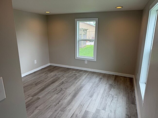 Photo - 108 Bank St Unit Lot #7