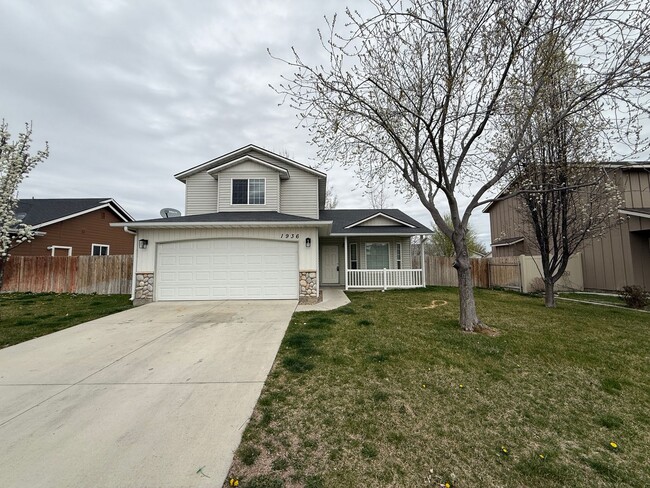 Photo - Brand New Floors! 3 Bed, 2.5 Bath Single Family Home