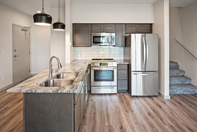 Photo - 1008 E Mullan Ave