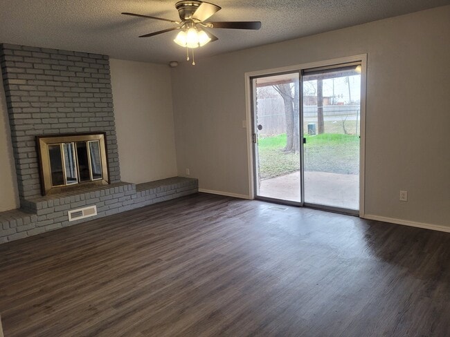 400 Rosewood Dr