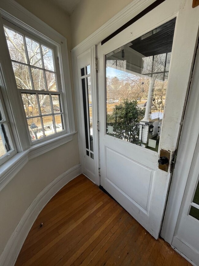 Photo - 940 Woodlawn St Unit First Floor