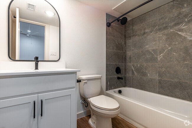 1BR, 1BA - 795SF A6