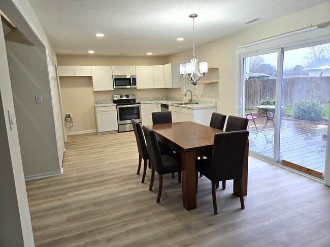 Photo - 3912 Riverside Cir