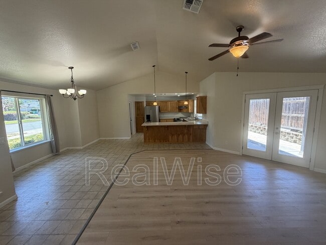 Photo - 1388 SW Kellenbeck Ave