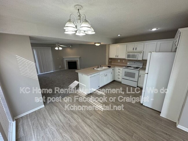 Photo - 8042 N Elmwood Ave