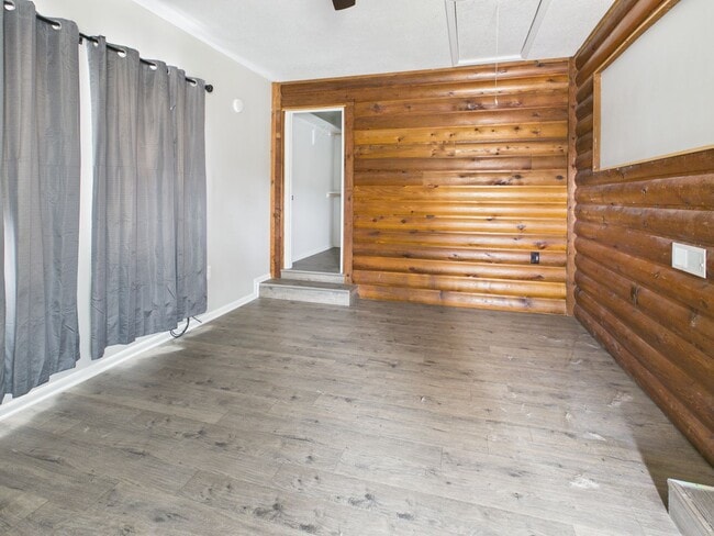 Photo - 500 Hancock Ave