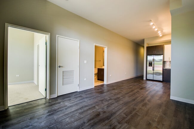 Photo - 851 W Grand Ave