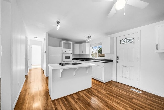 Photo - 749 Colonial Ave
