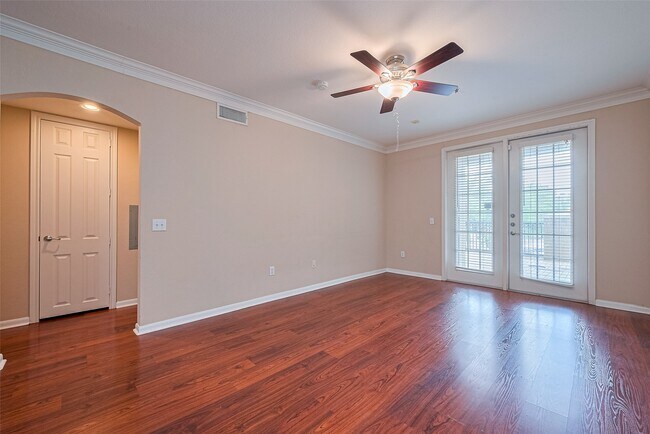 Photo - 7575 Kirby Dr