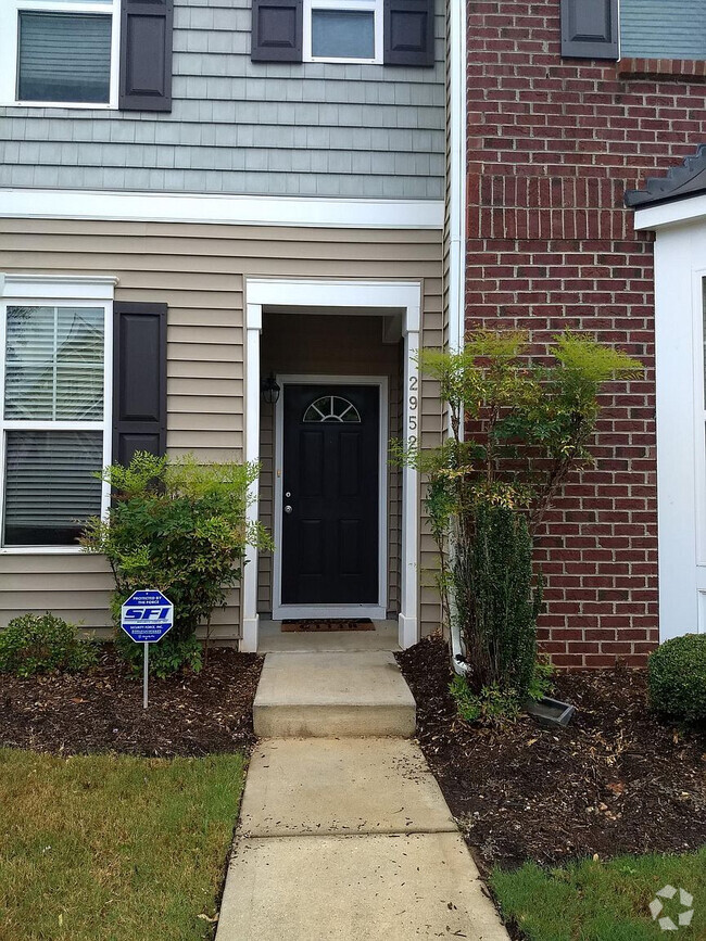 Building Photo - Room in Townhome on Berkeley Springs Pl