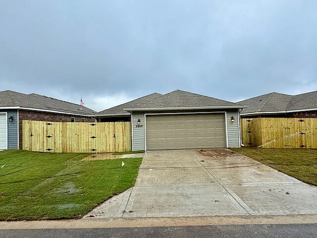 2440 N Raven Ln