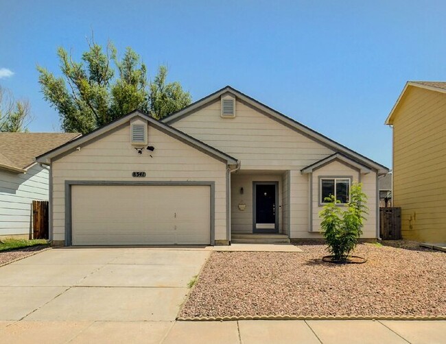 Charming 4-Bedroom Home Near Fort Carson –... - Charming 4-Bedroom Home Near Fort Carson –...